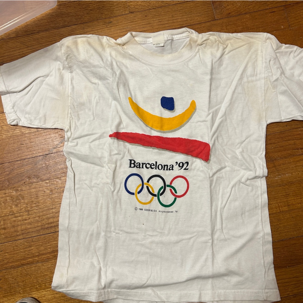 Vintage Barcelona Olympic tee, has some yellow stains. M ,